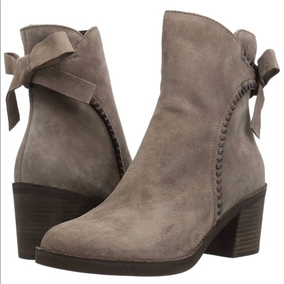 UGG Shoes - UGG Fraise Whipstitch Ankle Boots 7